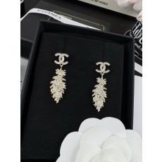 샤넬풍 밀이삭 골드 깃털 롱 이어링 001-235625