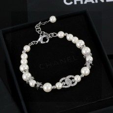 샤넬 스타 진주 팔찌 우아하고 세련된 디자인 001-235629
