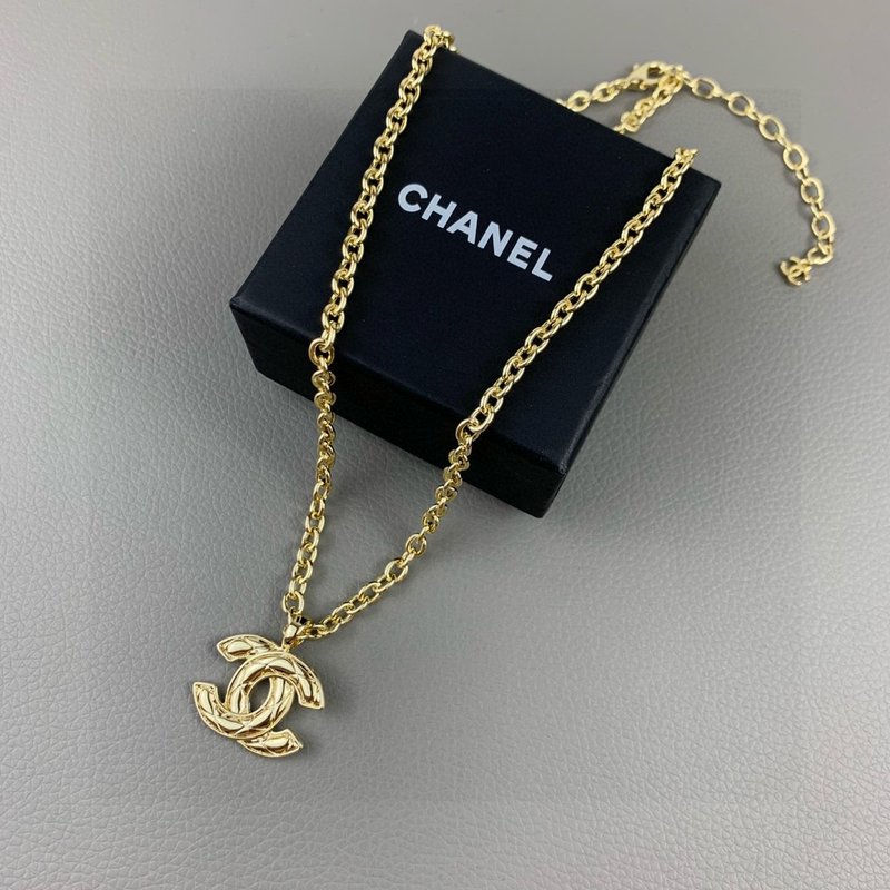 샤넬 빈티지 더블 C 로고 목걸이 001-235670