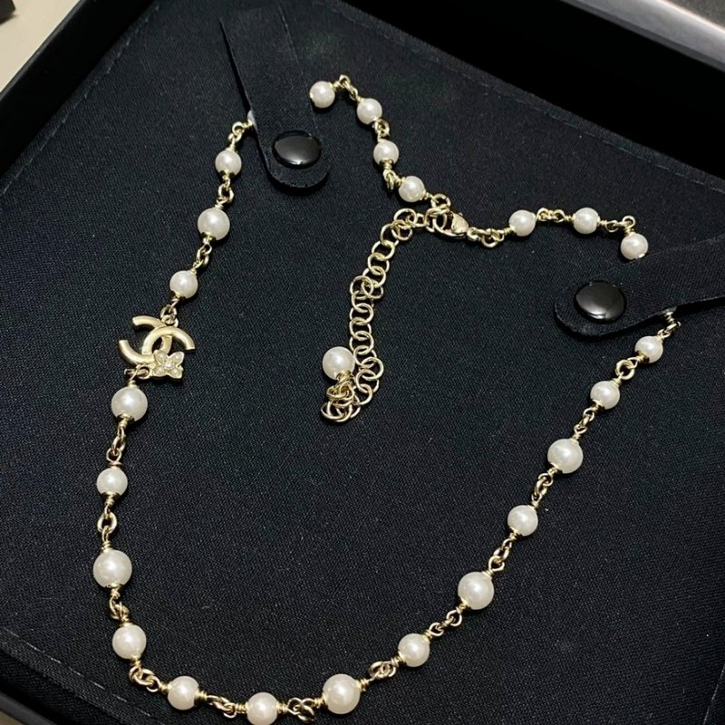 샤넬 스타일 카멜리아 더블 C 진주 초커 001-235679