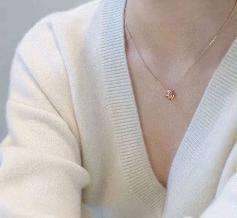 샤넬 스타일 카멜리아 실버 목걸이 001-235680