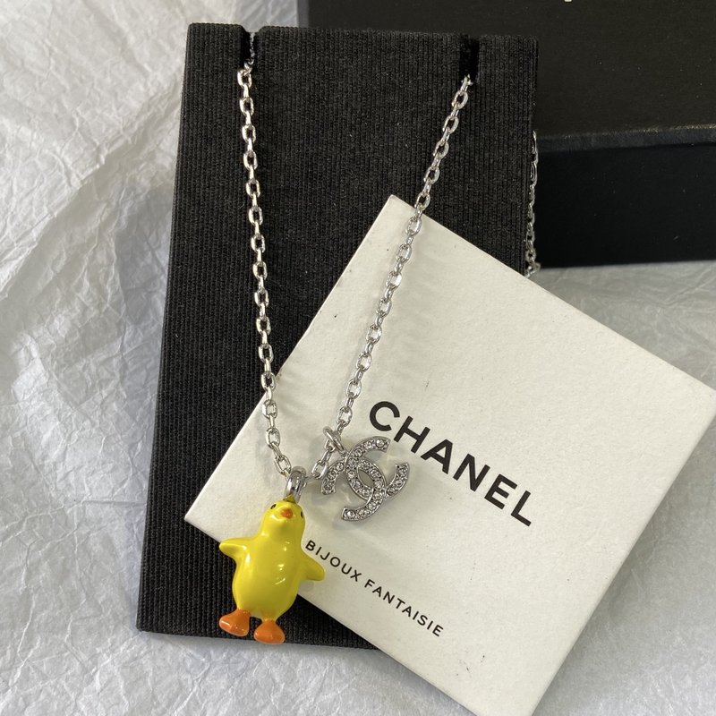 샤넬 풀 다이아몬드 더블 C 노란 병아리 목걸이 001-235710