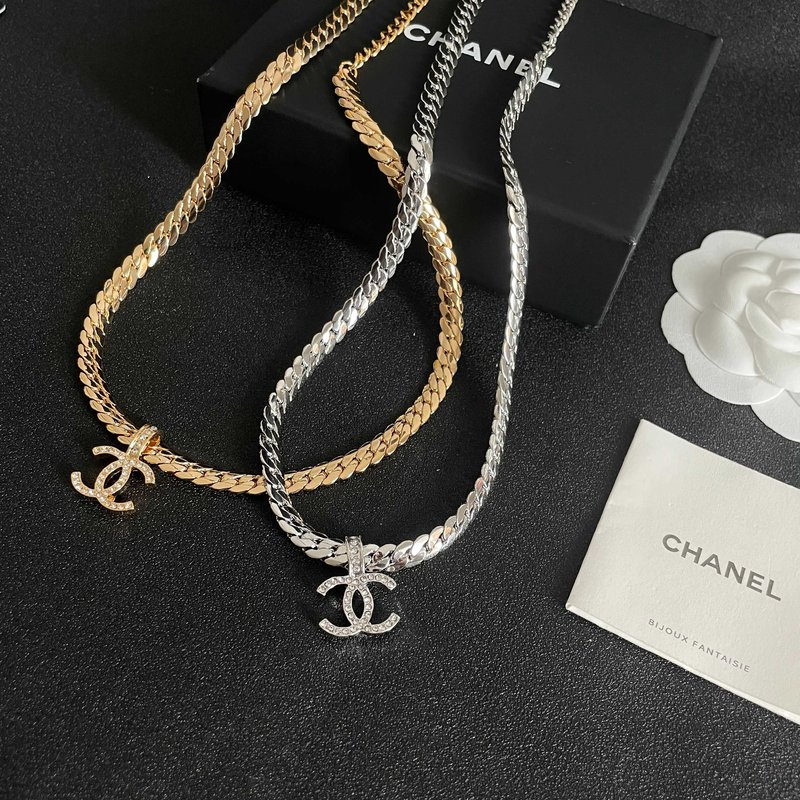 샤넬 빈티지 더블 C 로고 목걸이 001-235726