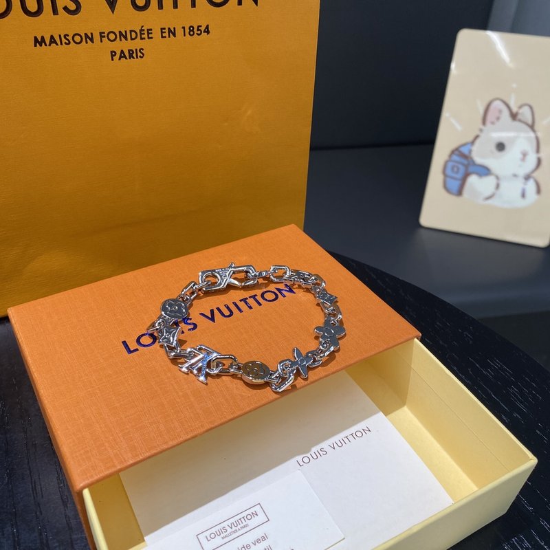 모노그램 크래기 옐로우 브라스 목걸이 001-235750