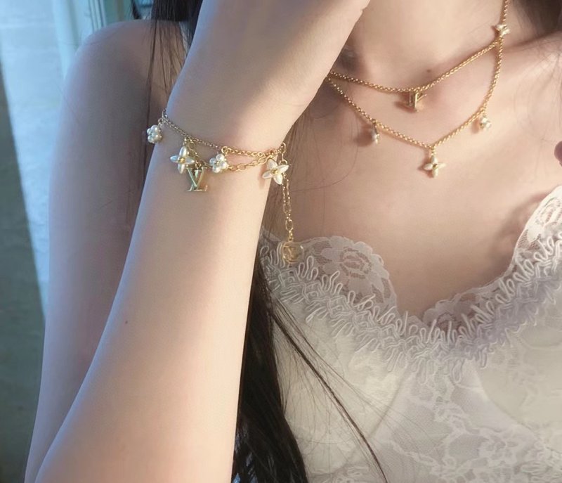 루이 알파벳 L 목걸이 클래식 001-235757