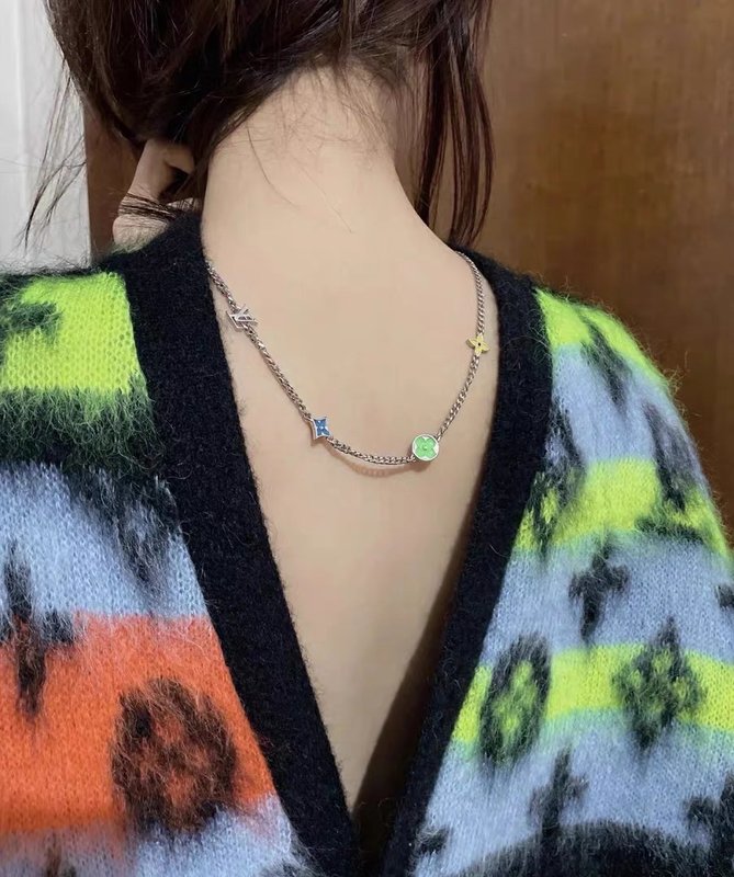루이비통 포플라워 레터 플라워 목걸이 001-235842