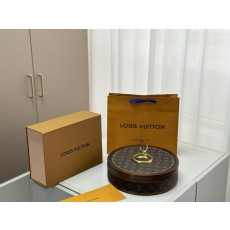 루이 우드 회전 주얼리 박스 001-235892
