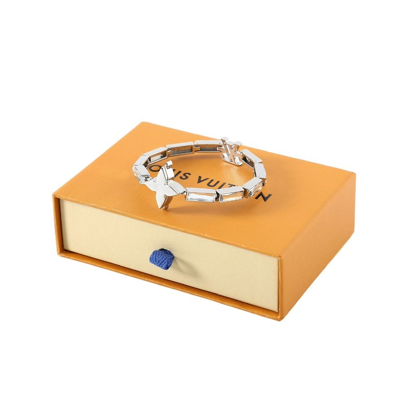 루이 로고 장식 지르콘 화이트 크리스털 팔찌 001-236039