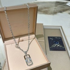 불가리 V 골드 에나멜 포인트 목걸이 001-236091