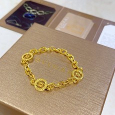 불가리 디바스 V 골드 팔찌 001-236143