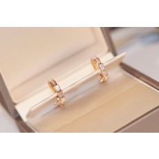 불가리 화이트 쉘 뱀 모양 이어링 데일리룩 001-236145