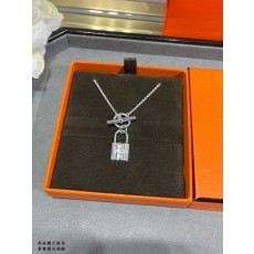 에르메스 실버 락 목걸이 001-236211