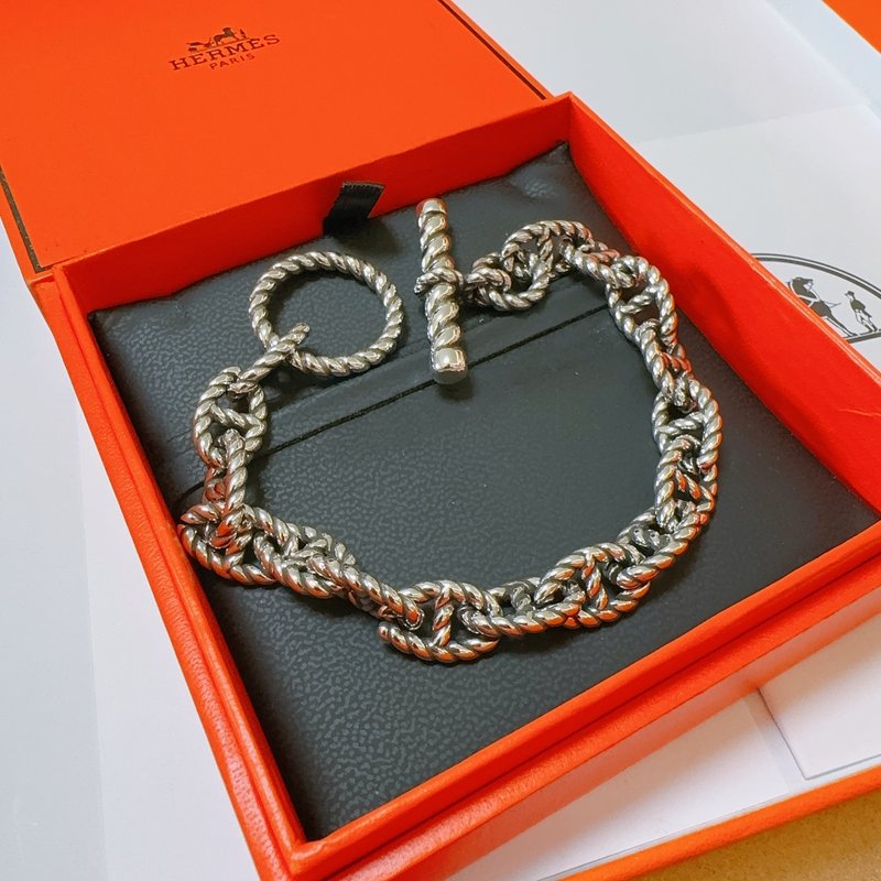 에르메스 스타일 두꺼운 골드 톤 팔찌 001-236225