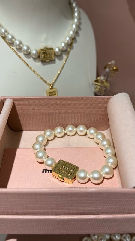 미우미우 스퀘어 진주 팔찌 001-236274
