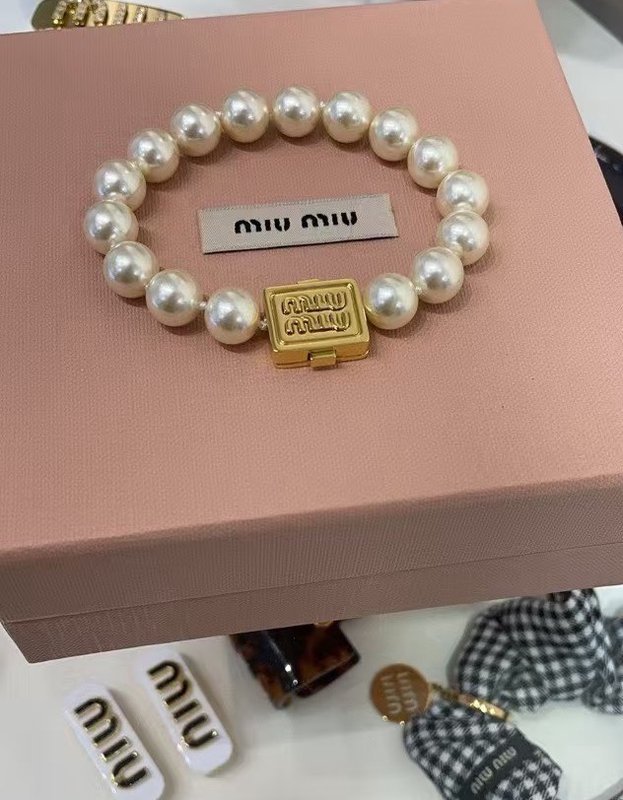 미우미우 스퀘어 진주 팔찌 001-236274