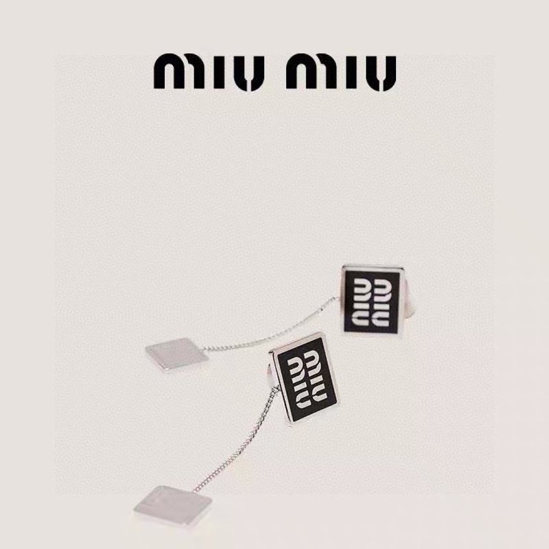 미우미우 레터링 이어링 001-236318