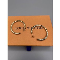 루이 V 스타일리시 메탈 원형 이어링 001-236330