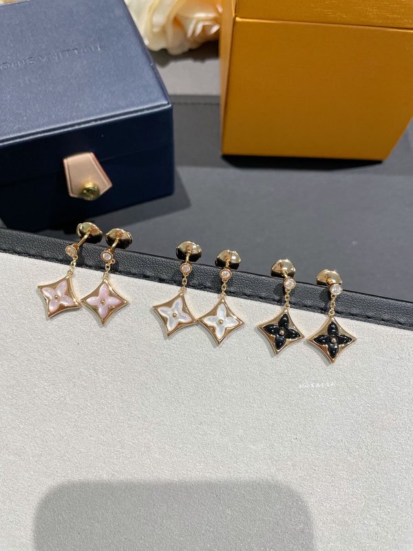 루이 4 꽃 3 컬러 정교 조각 두꺼운 금 귀걸이 001-236374
