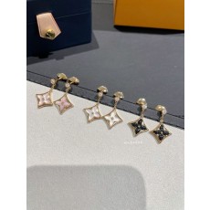 루이 4 꽃 3 컬러 정교 조각 두꺼운 금 귀걸이 001-236374