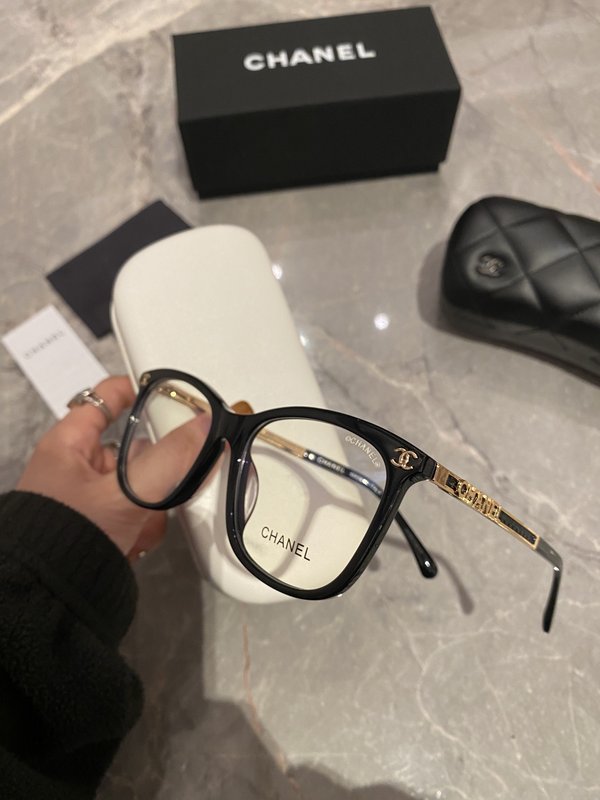 샤넬 로고 레그 안경 001-236438