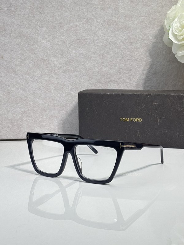 톰포드 클래식 블랙 광학 안경 001-236741