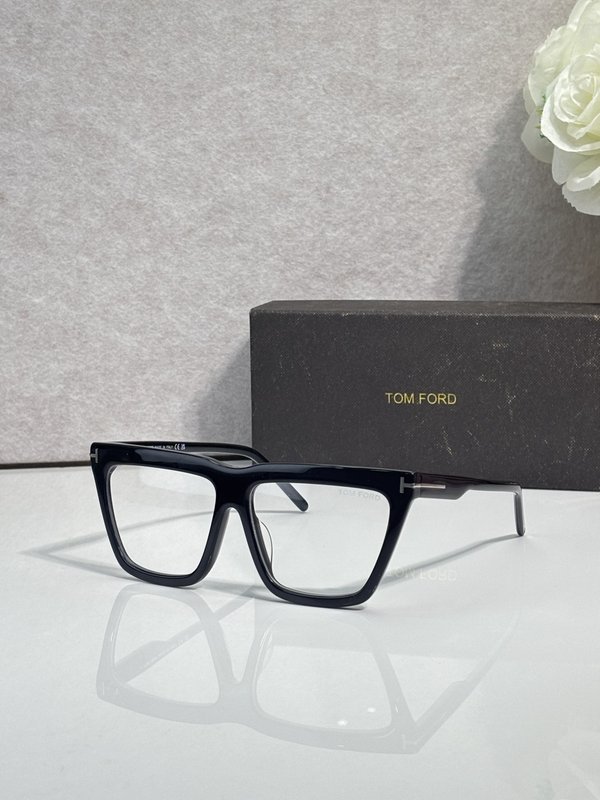 톰포드 클래식 블랙 광학 안경 001-236741