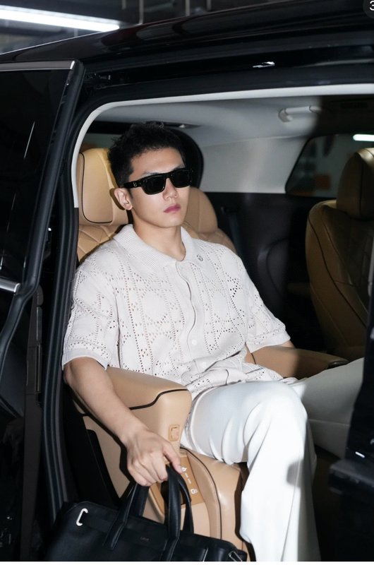 디올 오블리크 스퀘어 선글라스 001-239058