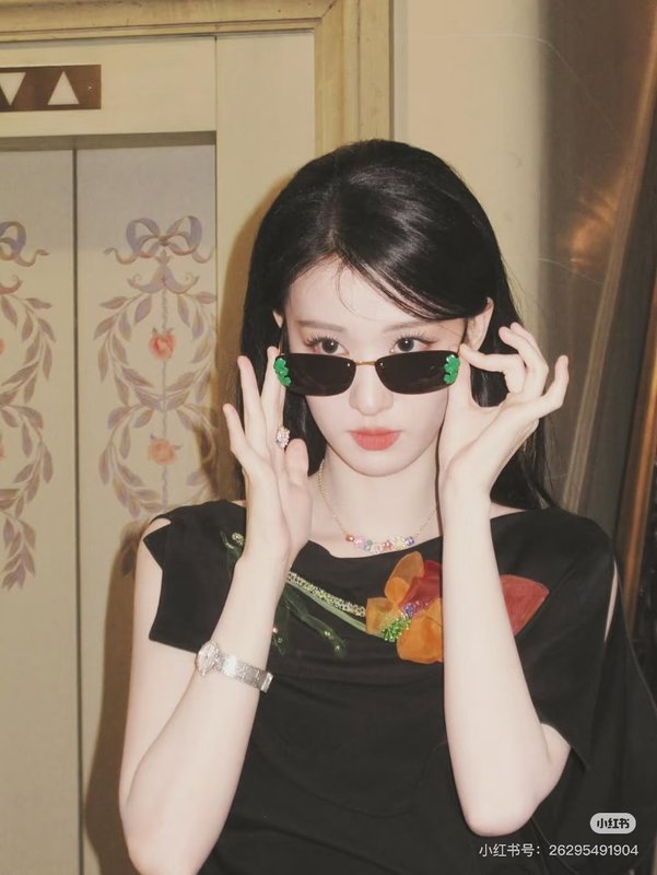 디올 클로버 시리즈 패션 선글라스 001-239260