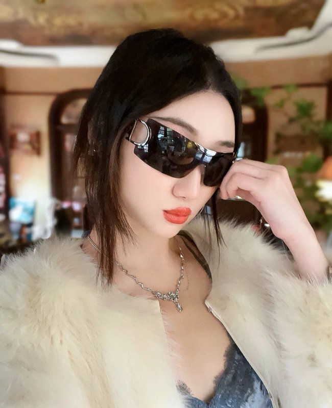 디올 Y2K 레트로 패션 선글라스 001-239285