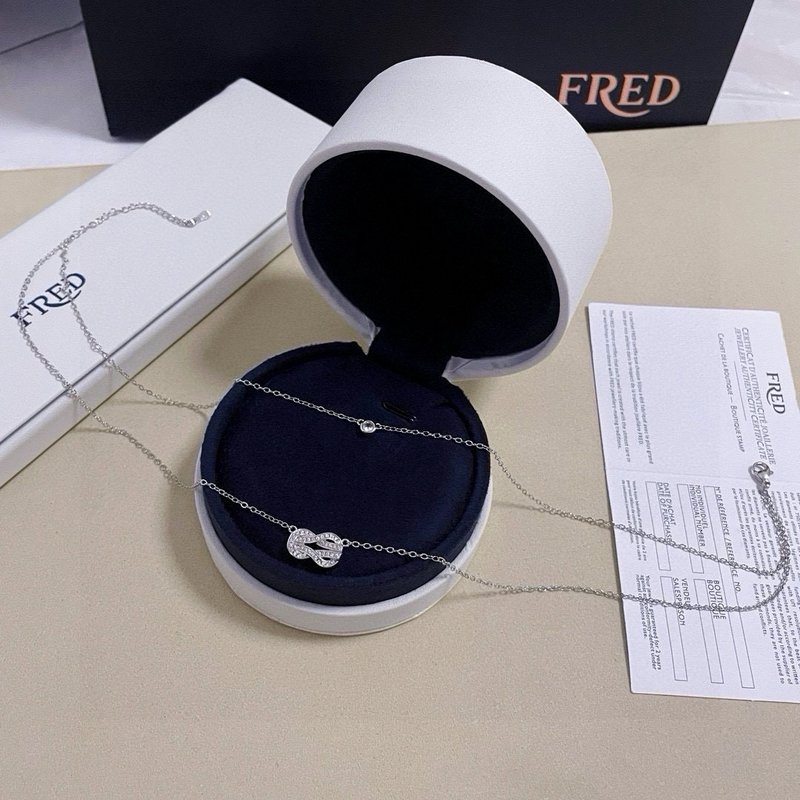 프레드 풀 다이아몬드 더블 8 자 버클 목걸이 001-243082