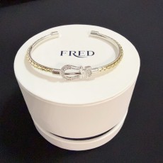 프레드 풀다이아몬드 말발굽 버클 오픈 팔찌 001-243090