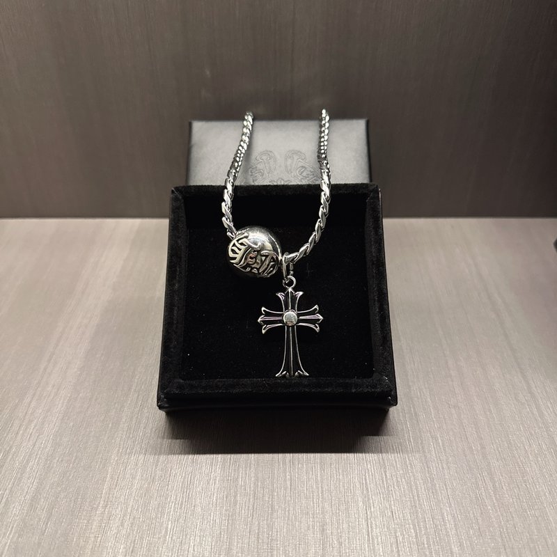 크롬하츠 빈티지 크로스 목걸이 001-243113