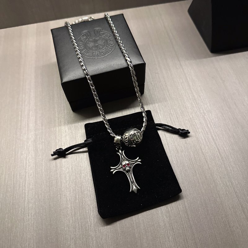 크롬하츠 빈티지 크로스 목걸이 001-243120