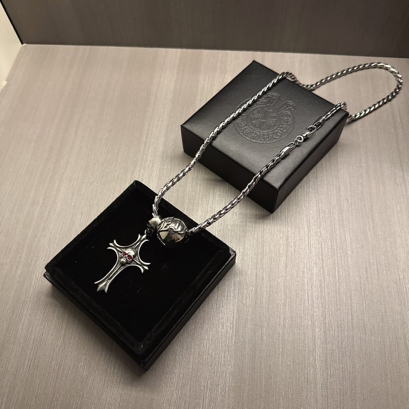 크롬하츠 빈티지 크로스 목걸이 001-243120