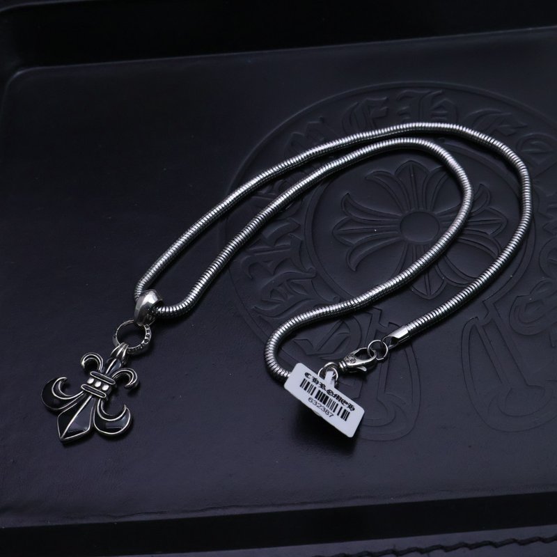 크롬하츠 빈티지 크로스 목걸이 001-243158