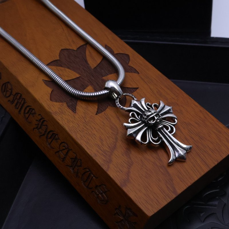 크롬하츠 빈티지 크로스 목걸이 001-243320