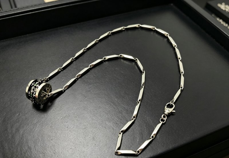 크롬하츠 그린 다이아몬드 실린더 목걸이 빈티지 실버 톤 001-243388