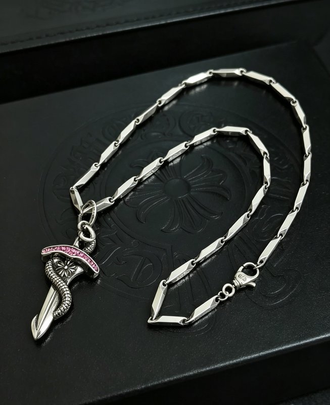 크롬하츠 핑크다이아몬드 뱀무늬 성검 목걸이 001-243428