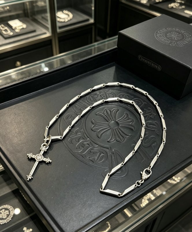 크롬하츠 클래식 십자가 펜던트 빈티지 목걸이 001-243432