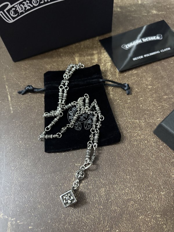 크롬하츠 클래식 크로스 펜던트 목걸이 001-243485