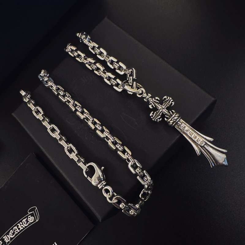 크롬하츠 십자가 펜던트 목걸이 001-243490