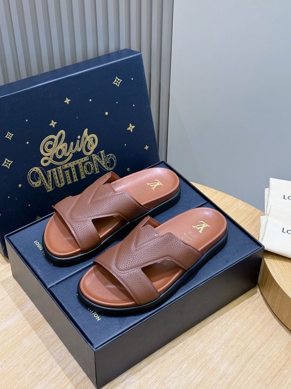 LV 오아시스 스웨이드 모노그램 슬라이드 001-243666