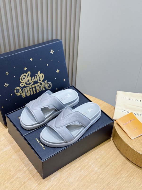 LV 오아시스 스웨이드 레더 샌들 남성용 001-243669