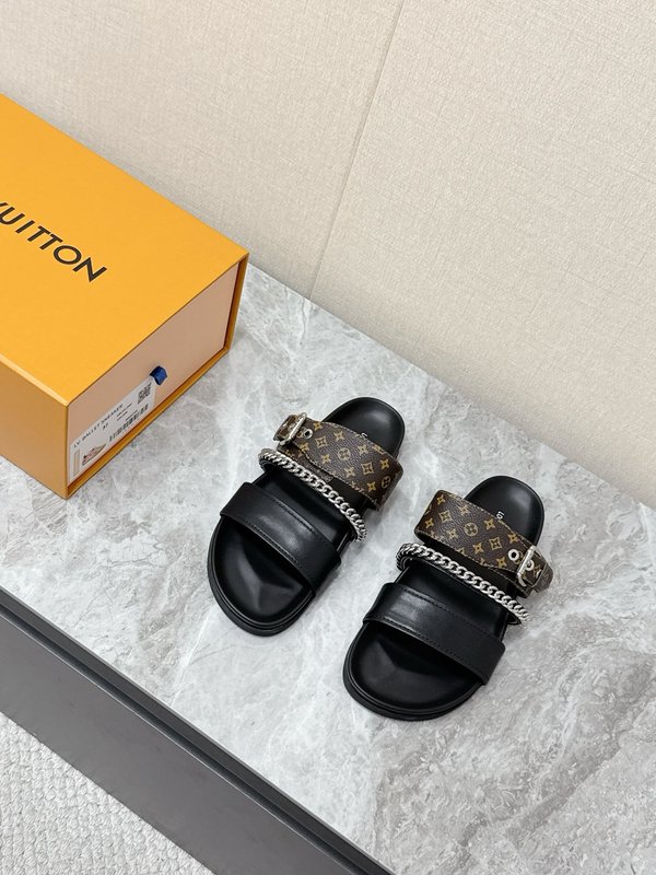루이비통 커플용 체인 샌들 001-243706