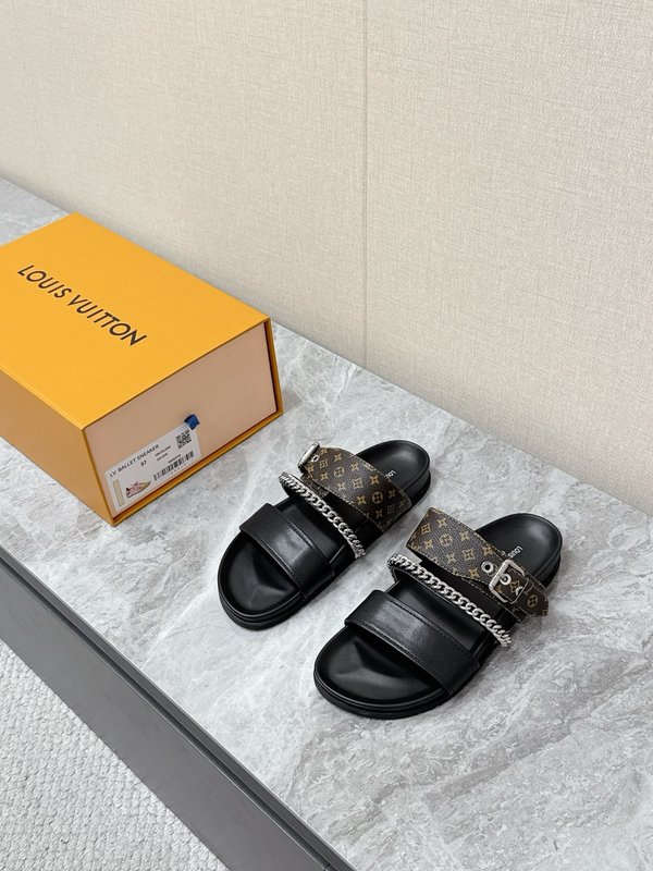 루이비통 커플용 체인 샌들 001-243706