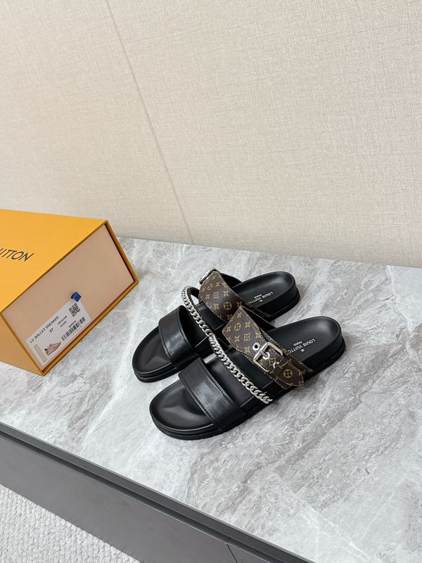 루이비통 커플용 체인 샌들 001-243706