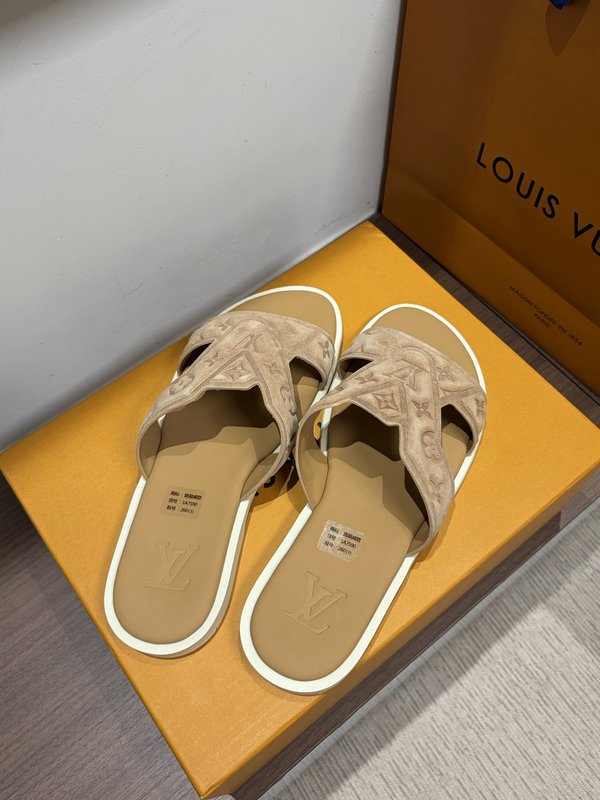 LV 남성 엠보싱 슬리퍼 여름 필수 001-243711