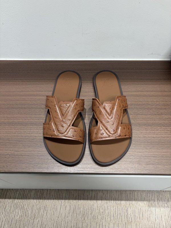 LV 남성 오스트리치 엠보슬리퍼 001-243716
