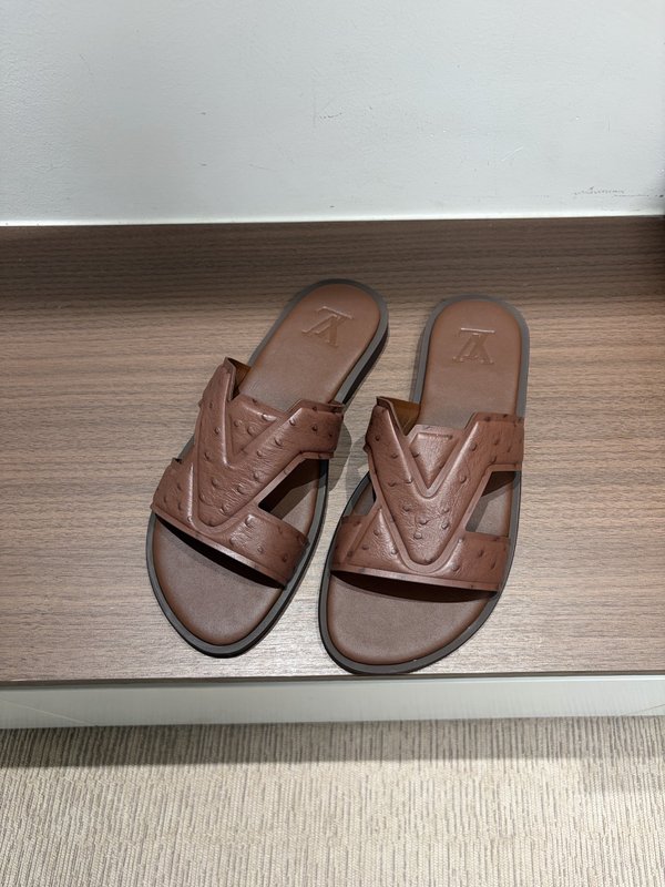 LV 남성 오스트리치 엠보슬리퍼 001-243724