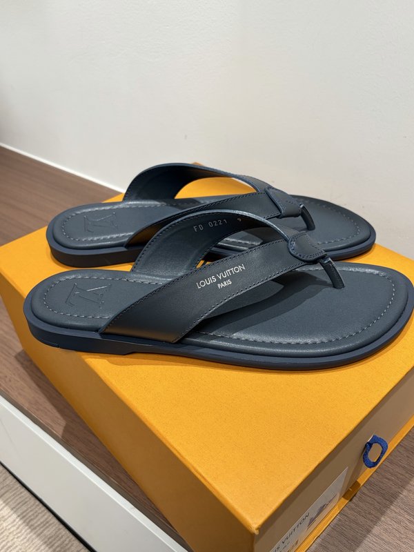 LV 남성 엠보싱 슬리퍼 001-243726